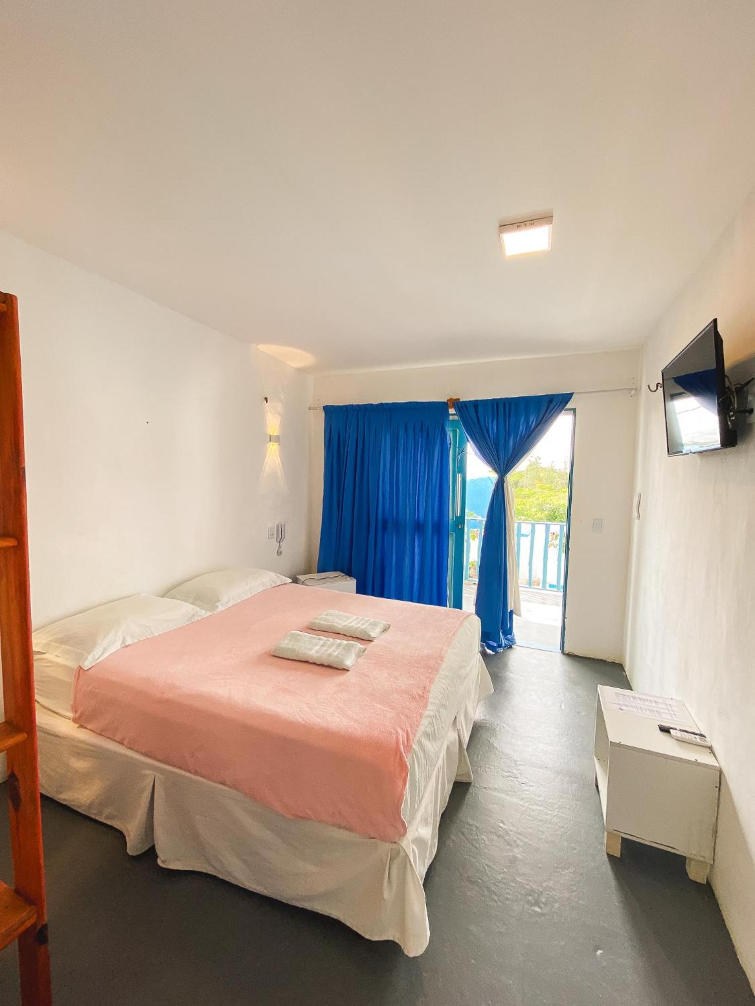 La Grecia Hotel *